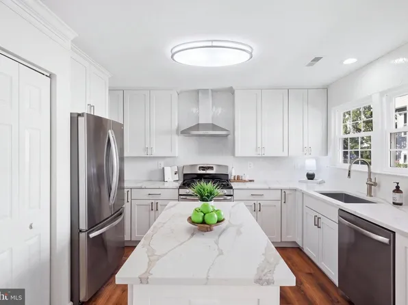3902 Elbert Ave, Alexandria, VA 22305