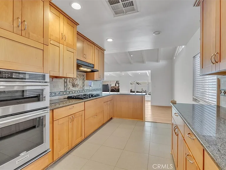 11528 Balboa Blvd — Photo 22