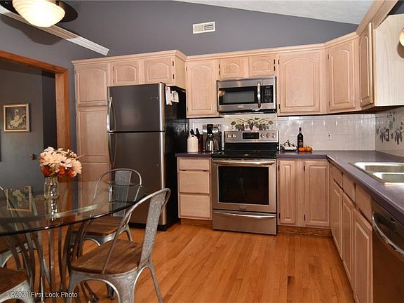 4th image of 5 W Lakeview Dr