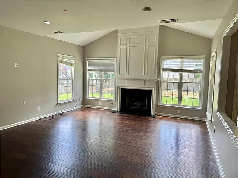 230 Albrighton Ct — Photo 3