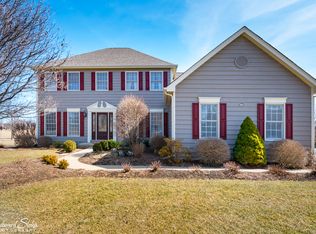 661 Goldenrod Dr, Algonquin, IL 60102