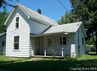 719 W Vandeveer St, Taylorville, IL 62568