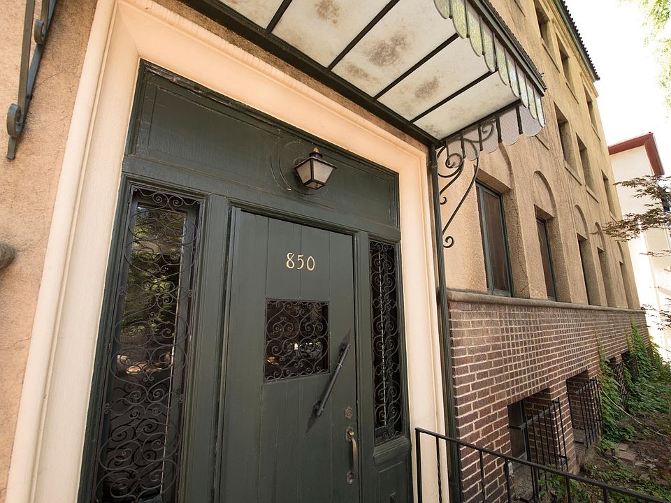 1st image of 850 N Humboldt St #1