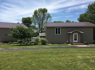 415 3rd St SE, De Smet, SD 57231