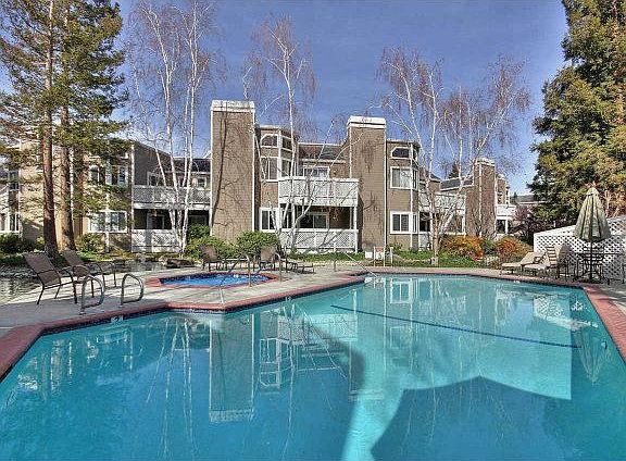 2nd image of 4894 Lakebird Ct