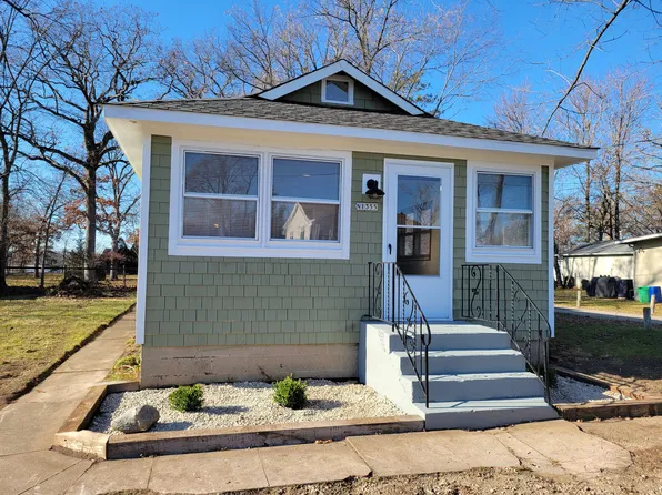 N1355 Thistle Dr, Genoa City, WI 53128