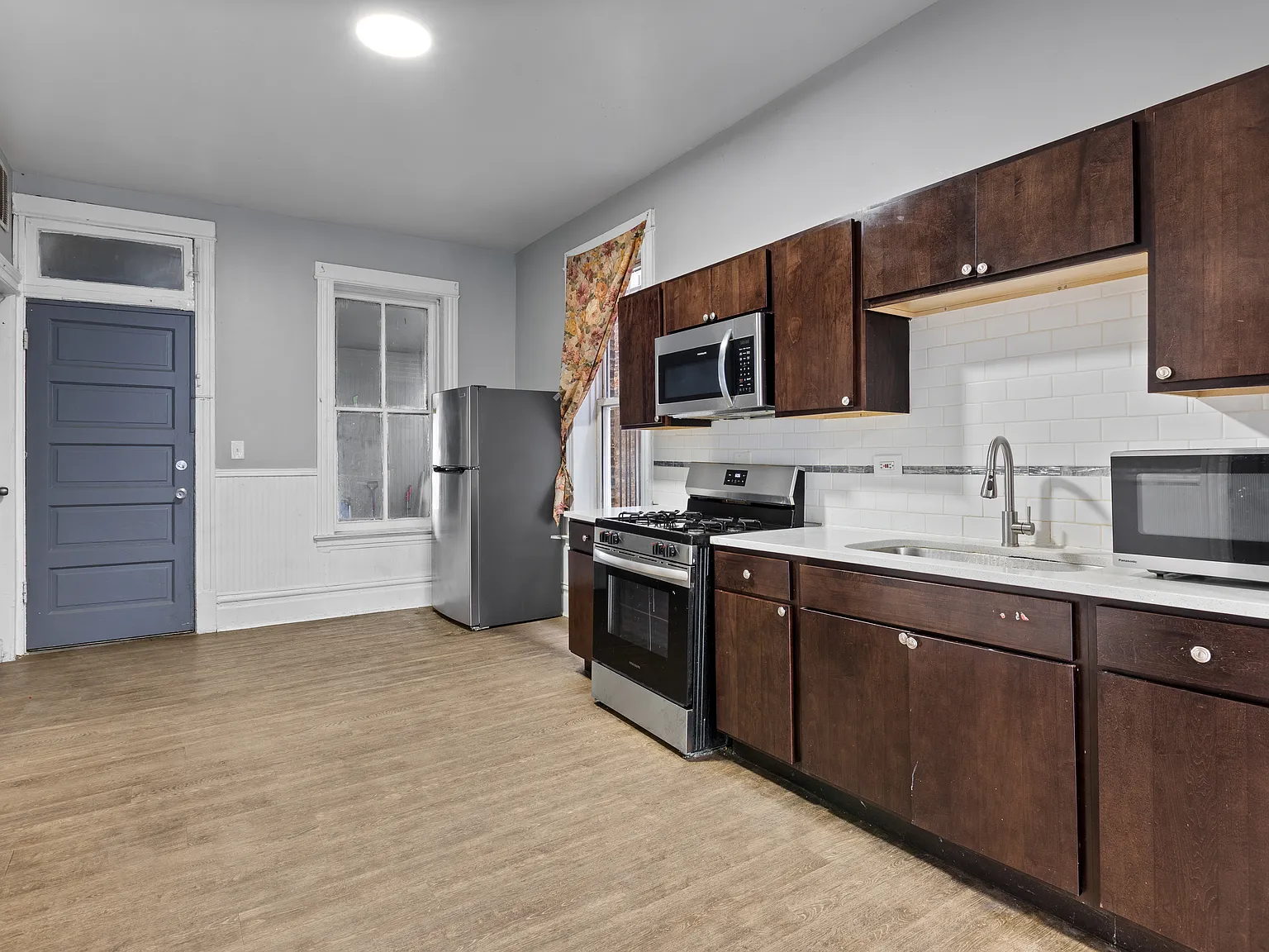 2 bed, $1,200 — Photo 2