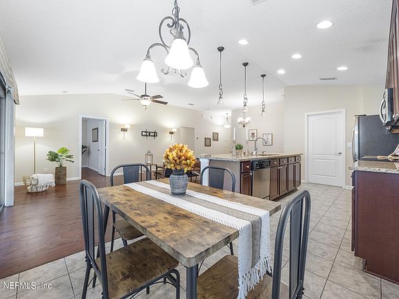 3rd image of 3719 SUMMIT OAKS Drive
