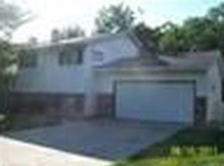 5410 Dorothy Dr, North Olmsted, OH 44070