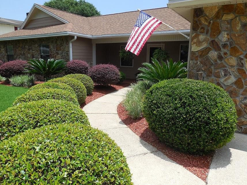 1st image of 102 Marquette Pl