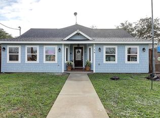 716 S Fuqua St, Rockport, TX 78382