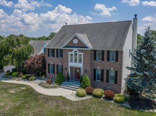 6 Riverview Ct, Ringoes, NJ 08551