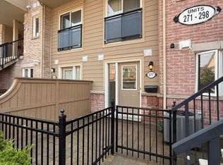 4975 Southampton Dr #277, Mississauga, ON L5M 8E5