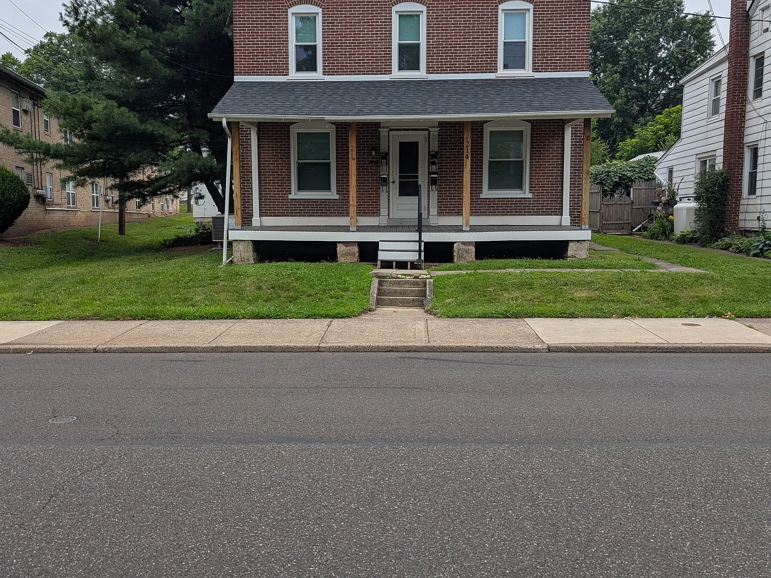 3 bed, 1.5 bath, 2107 sqft, $2,750 — Photo 1