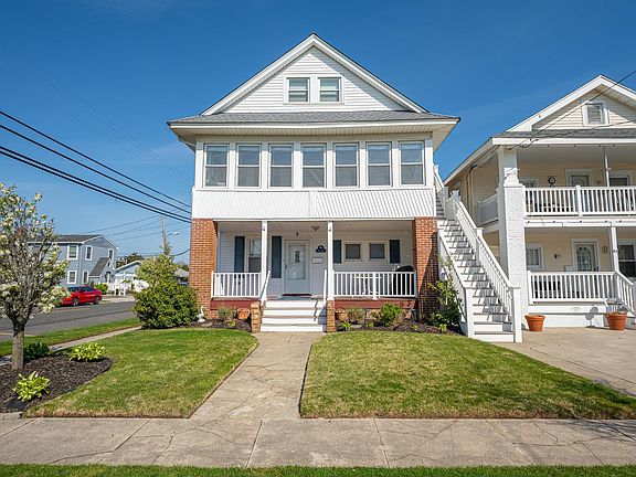 3rd image of 2 Ocean Rd #B