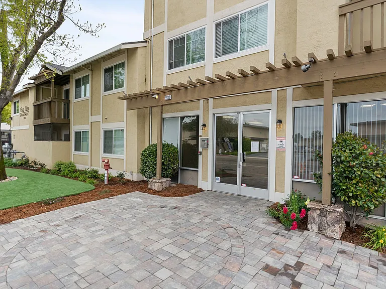 Vista Creek Apartments — Photo 7