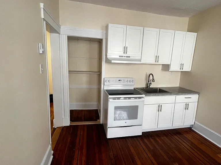 883 Huntington Ave — Photo 18