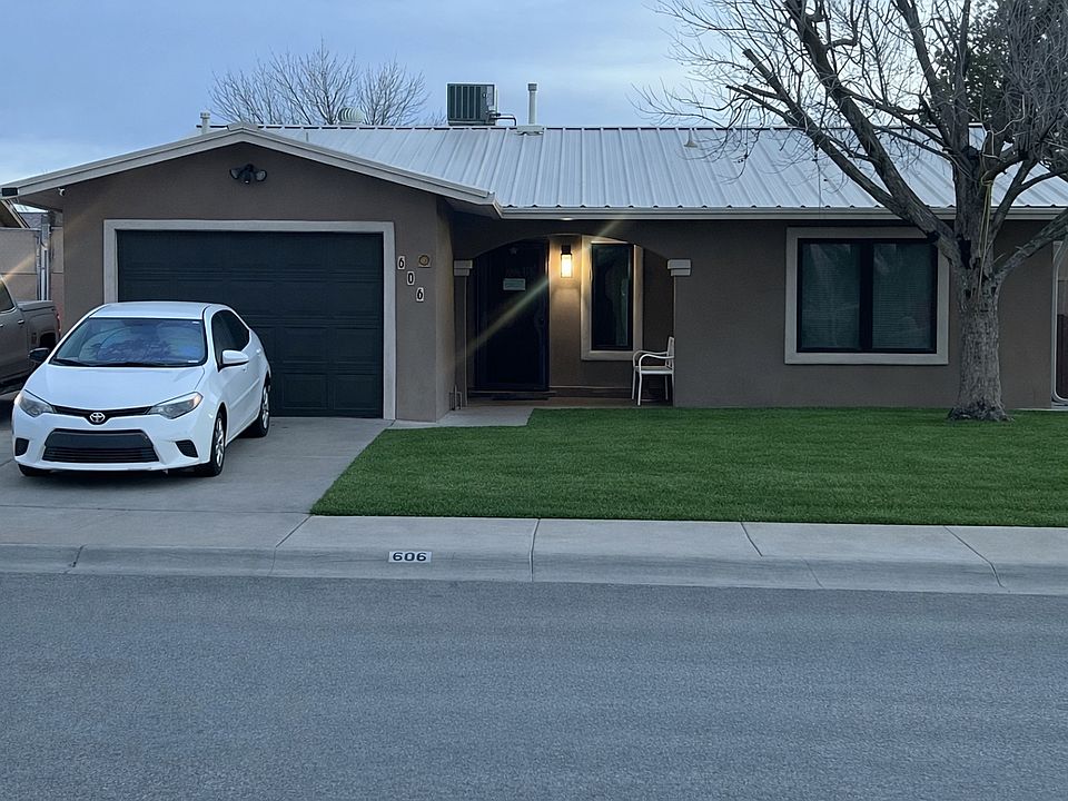 1st image of 606 Marconi Pl