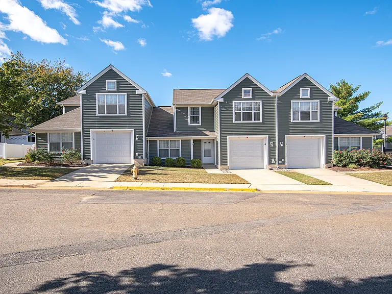 Bellevue - Liberty Military Housing — Photo 38