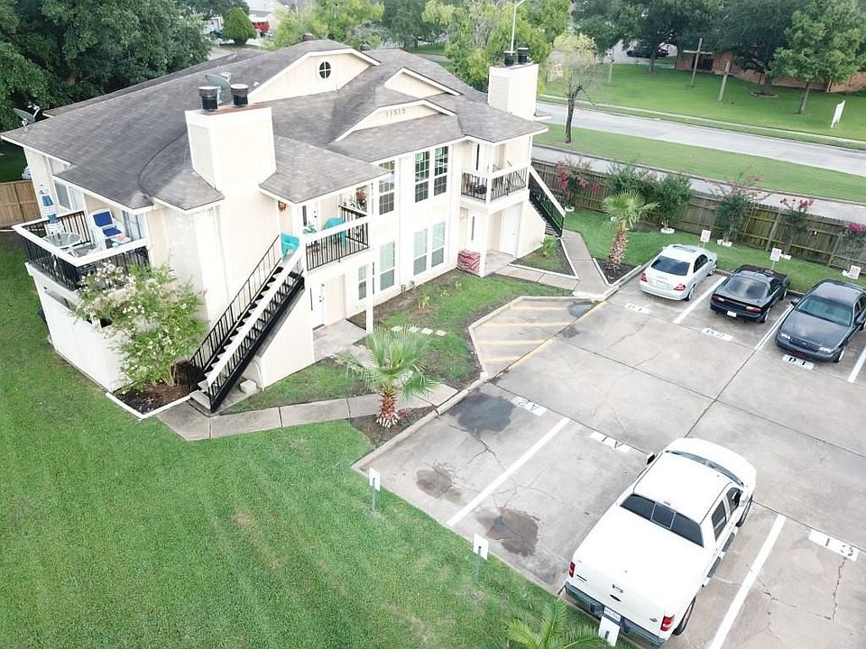 1st image of 11515 Meadow Pines Ct #C