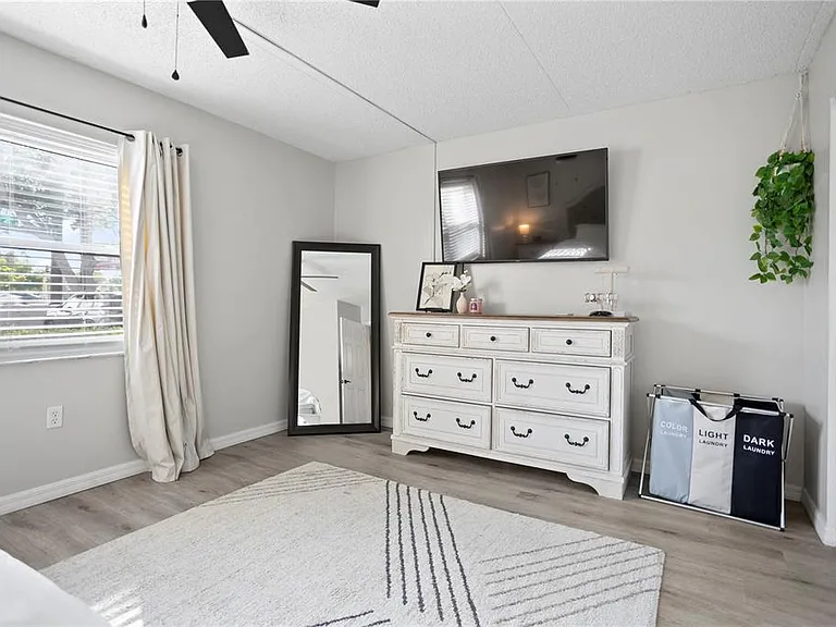 1154 Paseo Del Sol #B — Photo 11