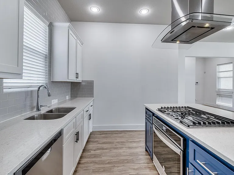 2633 La Altura Ln — Photo 7