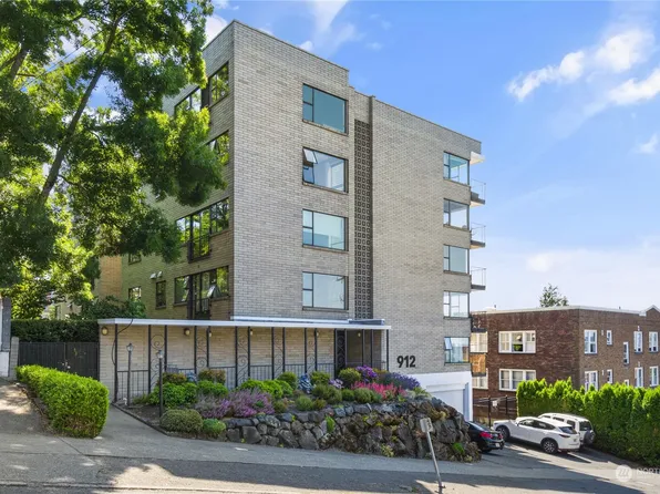 912 3rd Avenue W #403, Seattle, WA 98119