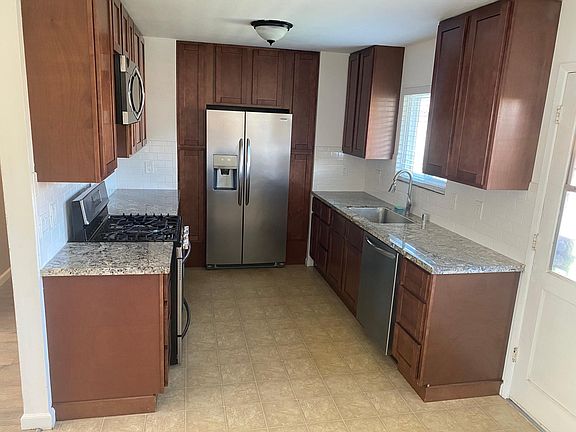 5th image of 2431 Fairway Dr
