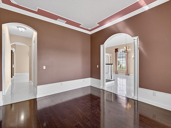 4th image of 461 SE Pine Road