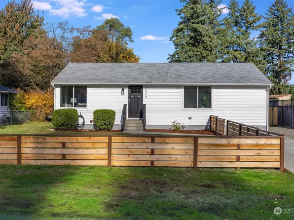 3028 S 224th Street, Des Moines, WA 98198