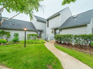714 Colby Ct, Gurnee, IL 60031