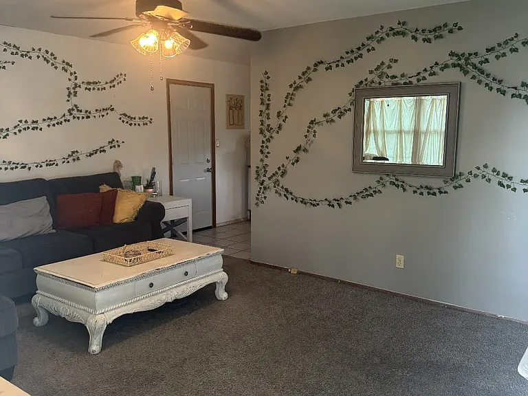 715 S Hickory Dr — Photo 5