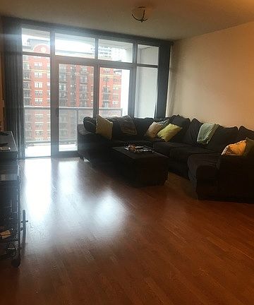 3rd image of 1235 S Prairie Ave APT 1006