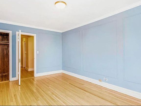 4th image of 10 Nosband Ave APT 3K