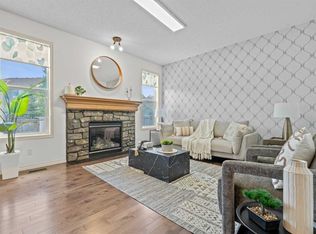 44 W Aspen Hills Close SW, Calgary, AB T3H 0C6