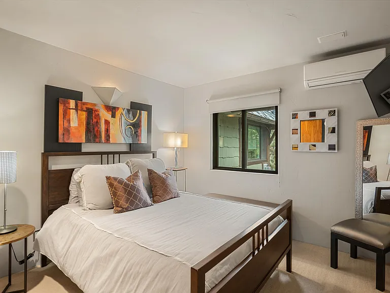 650 S Monarch St #9 — Photo 13