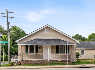 2210 E Market St, Greensboro, NC 27401