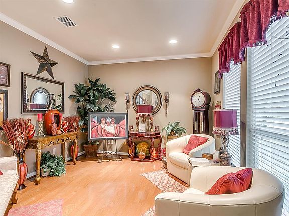 4th image of 2836 Cypress Glen Dr