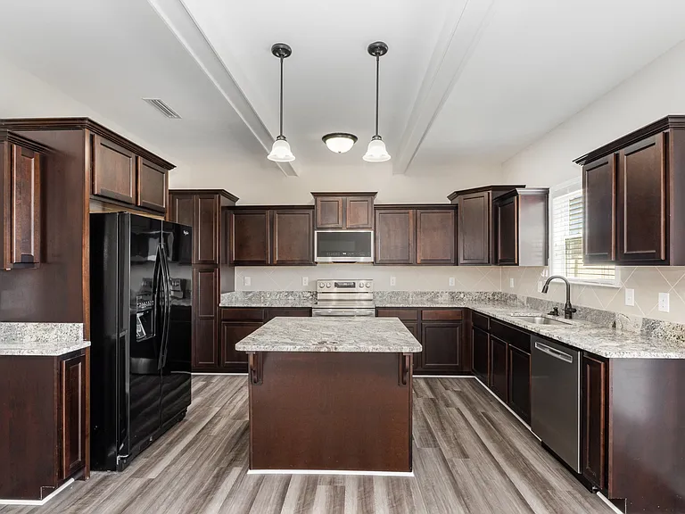 3390 Saddlebrook Dr — Photo 10