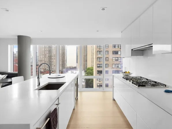 1355 1st Avenue image 6 of 13