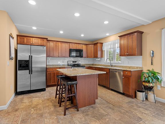 2nd image of 3 Orchard Hill Road