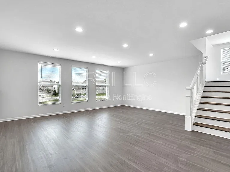9211 Tamarack Grove Ln — Photo 17