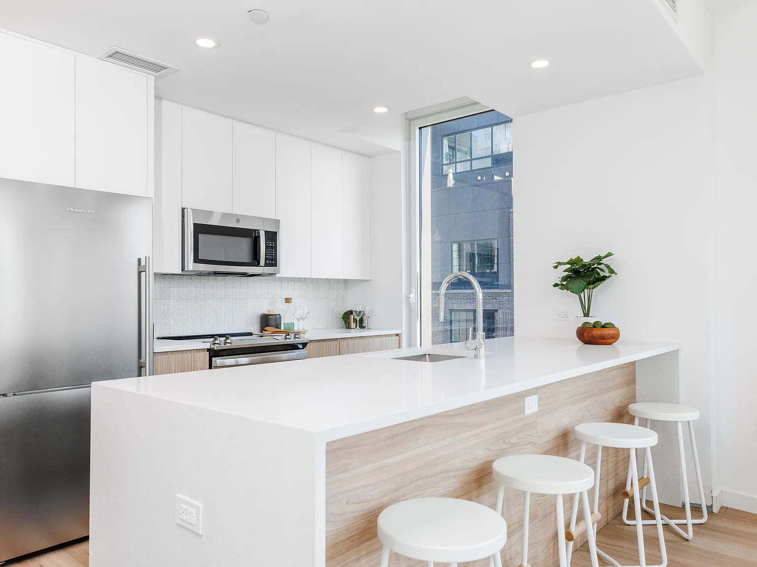 540 Waverly Avenue — Photo 4