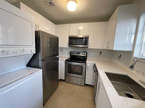 5th image of 2034 NE 167th St #3-133