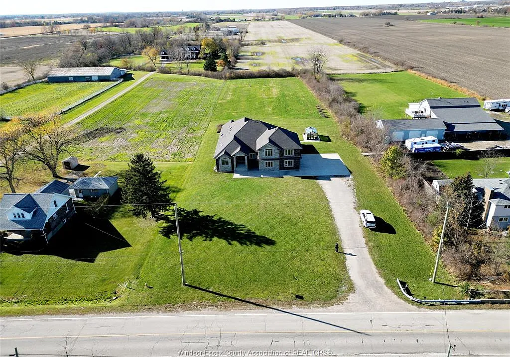 5 bed, 2.5 bath, $3,999 — Photo 2