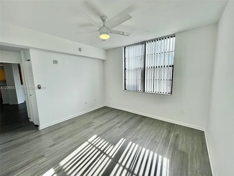 1919 Van Buren St #818A — Photo 12