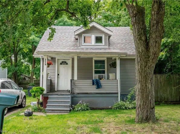 982 Eva Ave, Akron, OH 44306