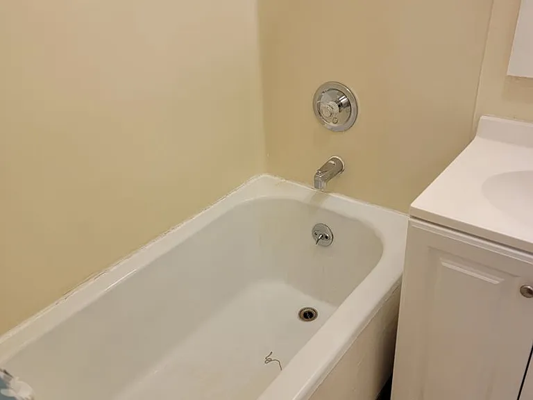 Avondale Apartments — Photo 44