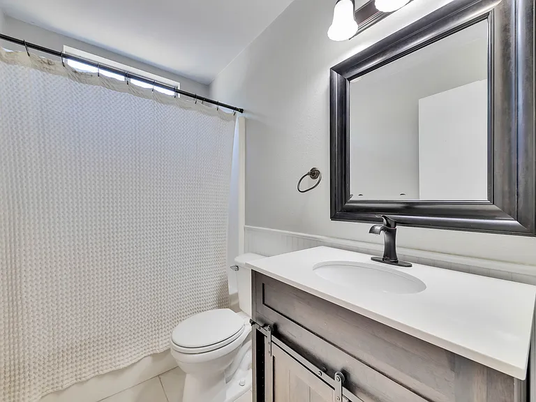 519 Yucca Dr — Photo 4