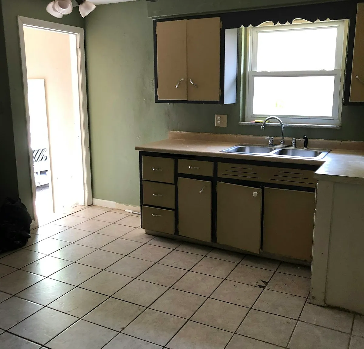 313 North Wright Avenue — Photo 2